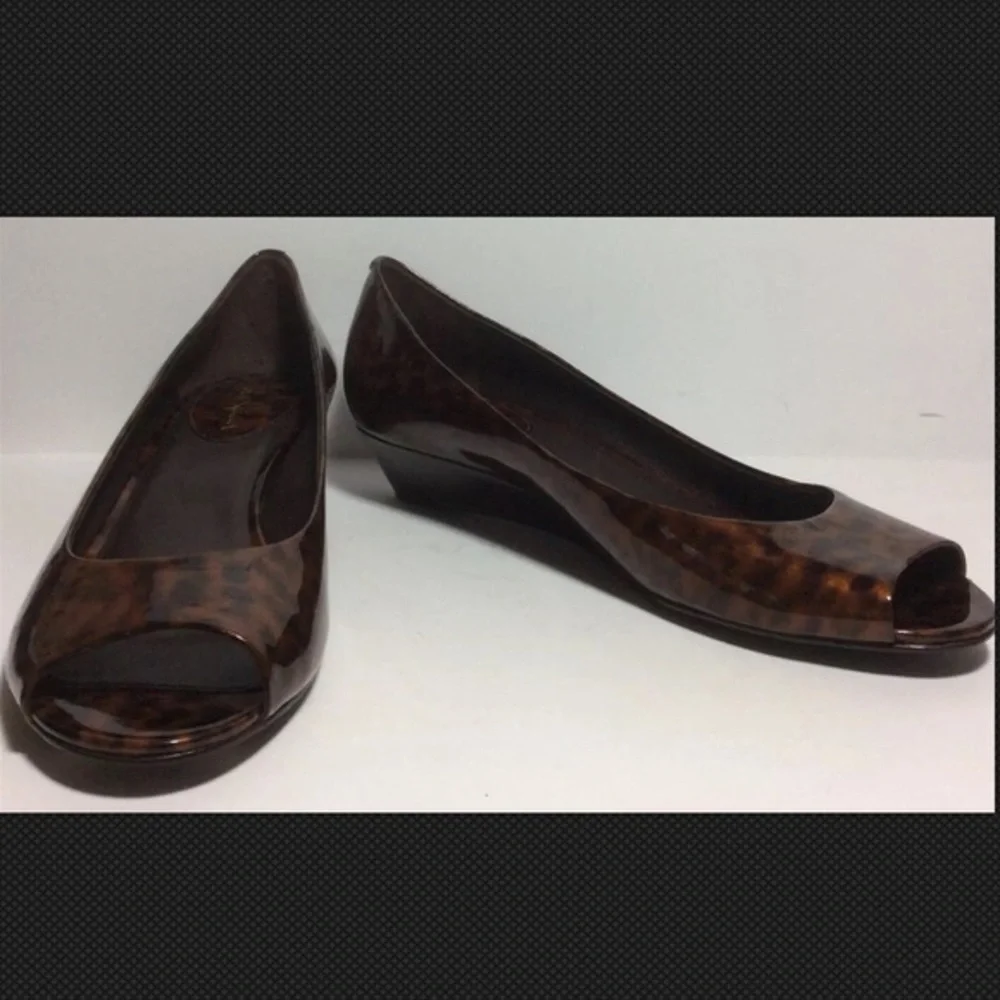 NWOB Cole Haan 8B Tortoise Patent Peep Toe Wedge